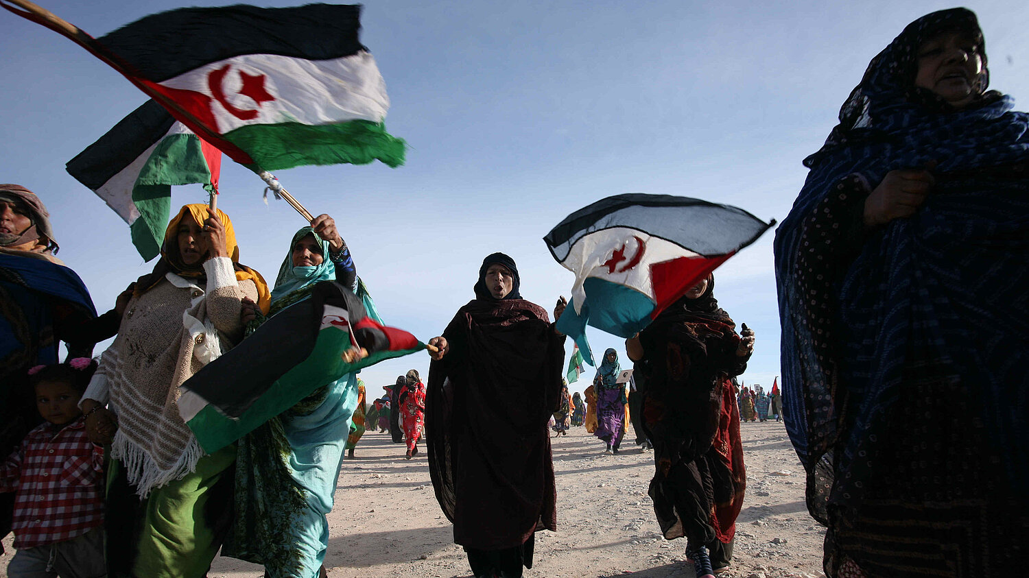 Eine Gruppe sahrauischer Frauen demonstriert für die Freiheit der Westsahara