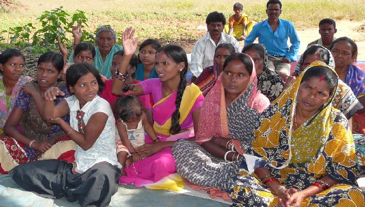 Frauen in Fortbildung: Frauenselbsthilfegruppe in Südindien