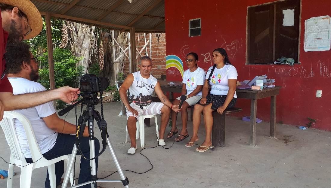 Kleinbäuerinnen im Cerrado geben ein Interview
