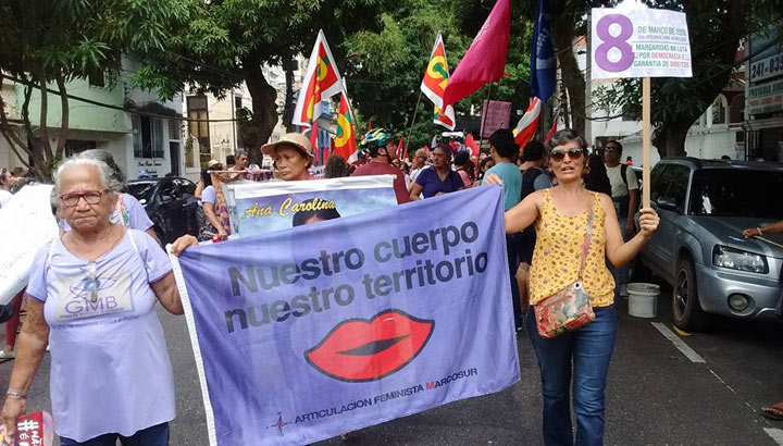 Frauen der GMB Brasilien demonstrieren zum Frauentag