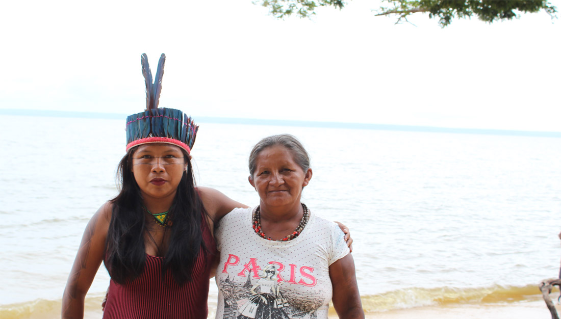 Frauen der Gemeinschaft der Munduruku in Amazonien