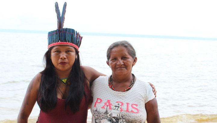 Frauen der indigenen Munduruku in Brasilien