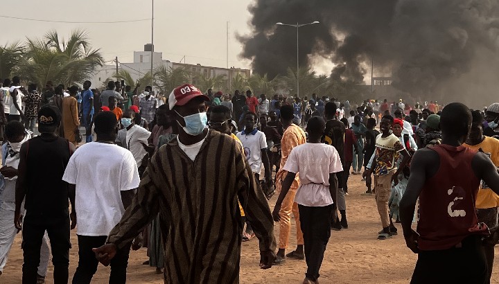 Wie schon 2023 wird aktuell im Senegal wieder heftig protestiert