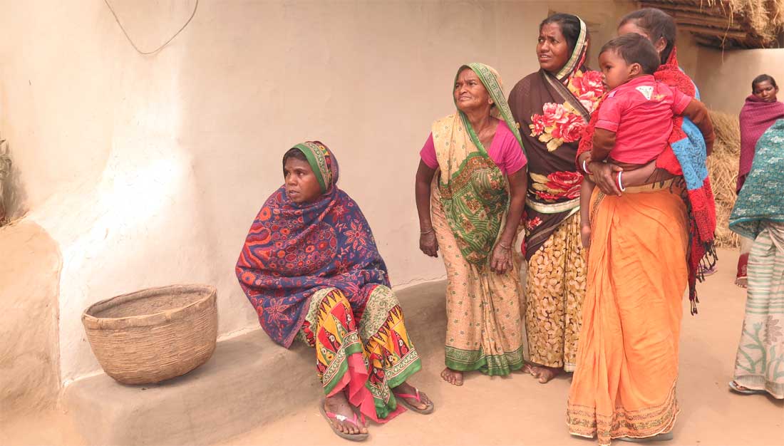 Gruppe älterer Frauen in Andhra Pradesh, Indien